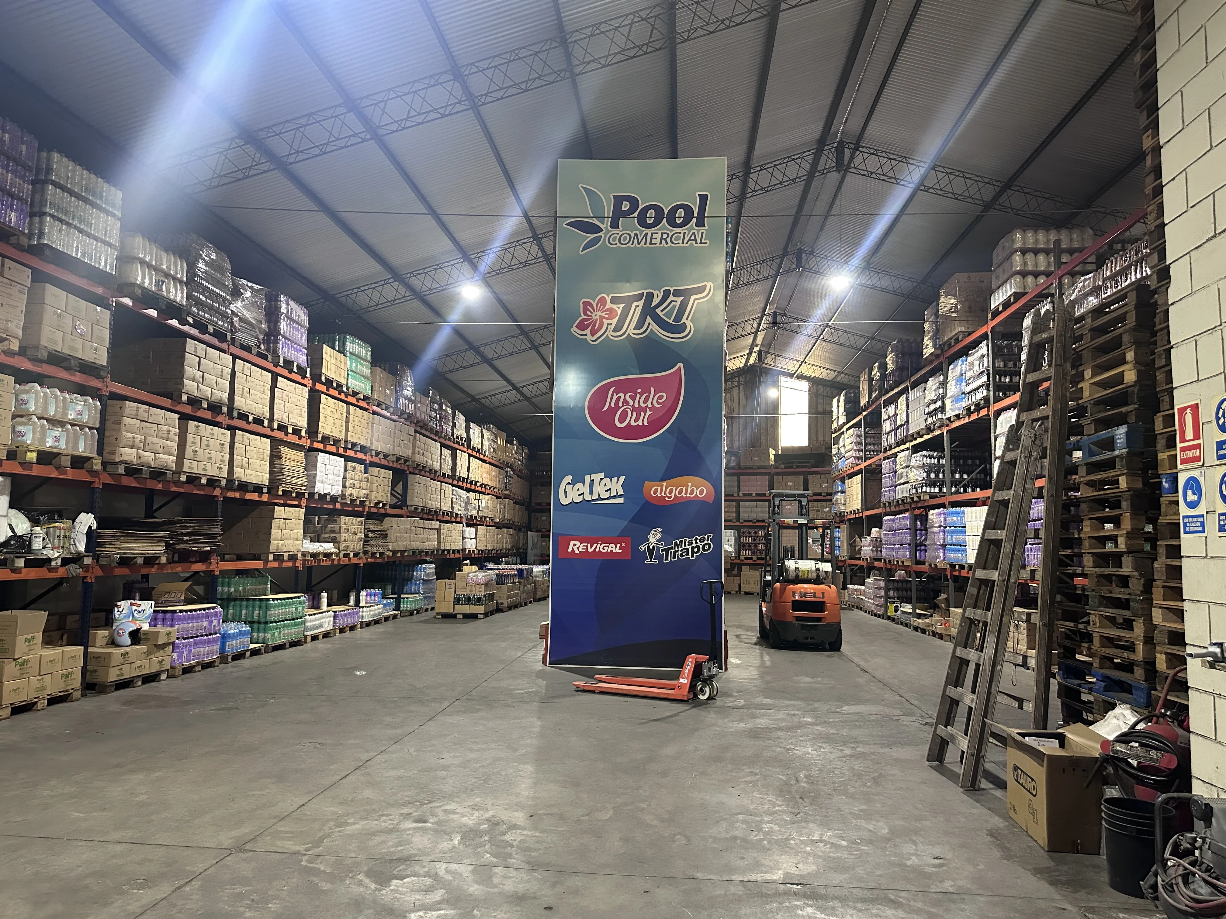 Sector de stock y productos de Pool Comercial